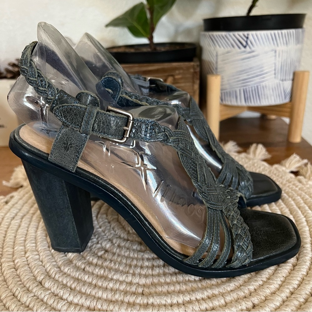 Frye Rose T-Strap Open Toe Green Wood Heel Sandal Size 7.5